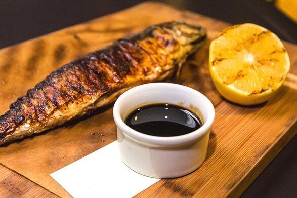 Peixe assado com molho de gengibre saciará a fome e aumentará a potência masculina